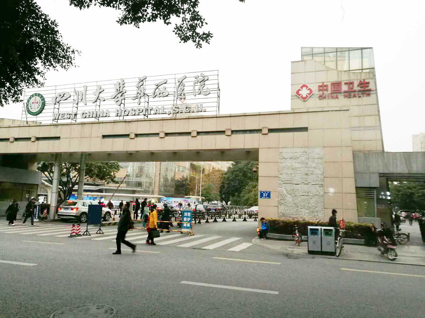 成都龙泉驿区第一人民医院|摄影|环境/建筑摄影|追风者1949 - 原创作品 - 站酷 (ZCOOL)